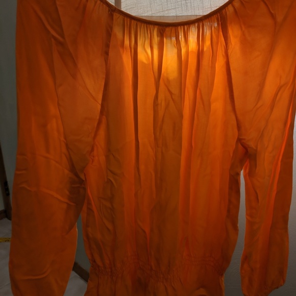 Top - Picture 1 of 2